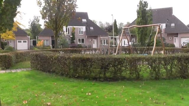 Лужайка и дома! Неймеген, Nijmegen. Нидерланды (Netherlands). смотреть онлайн