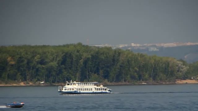02⁄09⁄2019 +10...+25° манёвры речного трамвайчика ПС 102, теплоход Москва и вертолет ми8 смотреть онлайн