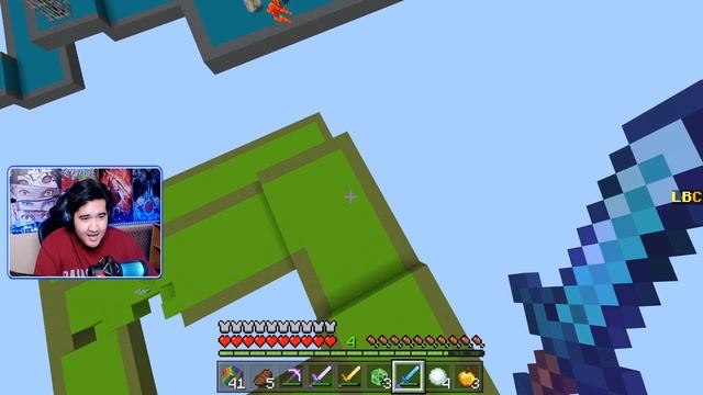 ГОНКА С ЛАКИ БЛОКАМИ В МАЙНКРАФТ | РАНДОМНЫЙ ЛУТ С FLACKJK COFFI GLITCHSTOMP смотреть онлайн