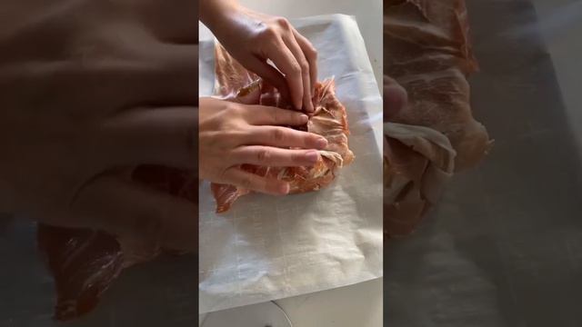 Brie cheese #food with thyme and prosciutto in the oven 🤤 смотреть онлайн