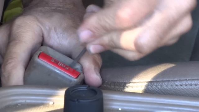 2002 Honda CRV Seat belt buckle quick fix смотреть онлайн