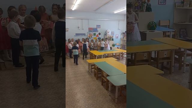 детский сад Утренник к 8 марта(2) смотреть онлайн