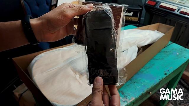 Paquete de Guitarra FA-115 - Unboxing смотреть онлайн