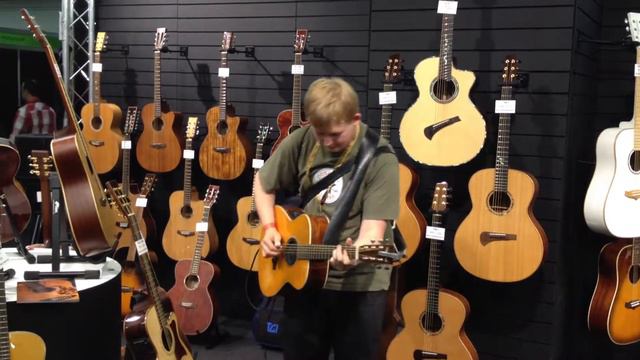 Rory Evans at the Tanglewood booth, London Acoustic Show смотреть онлайн