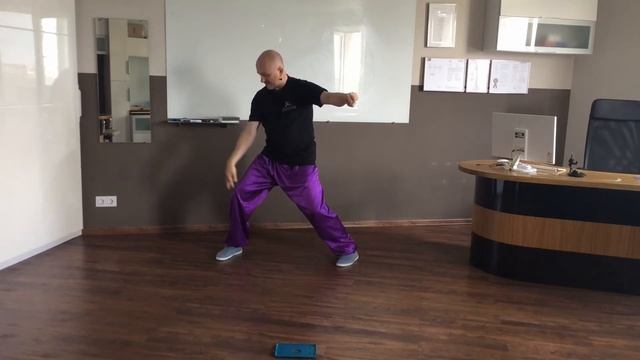 Чэньши Тайцзицюань. Позиция 4/83. Одиночная плеть (Дан Бьен). смотреть онлайн