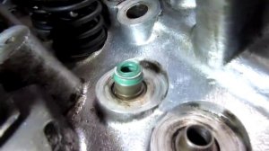 Замена сальников клапанов // маслосъемных колпачков