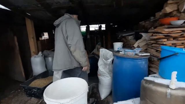 КОРМ ДЛЯ СВИНЕЙ. КОМБИКОРМ СВОИМИ РУКАМИ. смотреть онлайн
