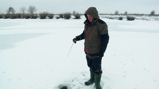 Где ловить в глухозимье на балансир? Зимняя рыбалка на нижней Волге! смотреть онлайн