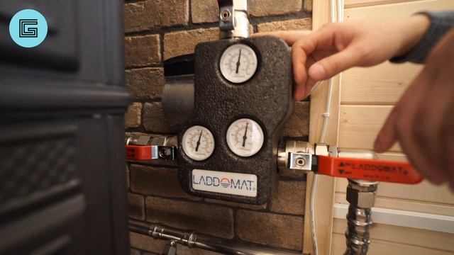 Твердотопливная котельная с буферной емкостью и Laddomat смотреть онлайн