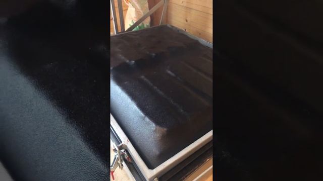 Залить форму раствором цемент песок