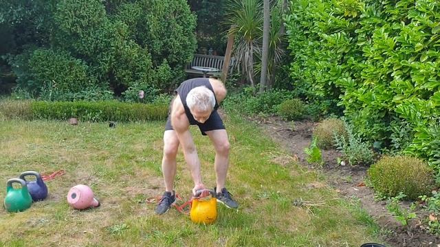 Что делать со слишком лёгкой гирей? What to do if your kettlebell is too light? смотреть онлайн