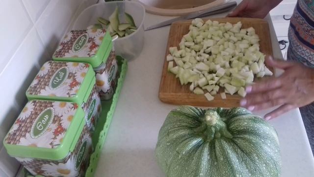 Кабачки на зиму: заморозка и хранение// Деревенская еда смотреть онлайн