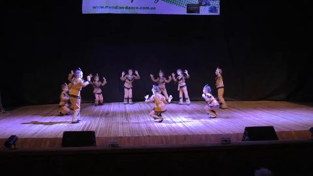 Индейцы на охоте. Группа 6-8 лет. Танец исполняют впервые. смотреть онлайн