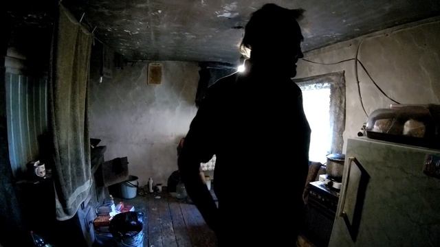 НУЖНО СРОЧНО ПЕРЕКЛАДЫВАТЬ ПЕЧКУ // ДЯДЬ ВИТЯ НАЧИНАЕТ ЗАМЕРЗАТЬ? смотреть онлайн