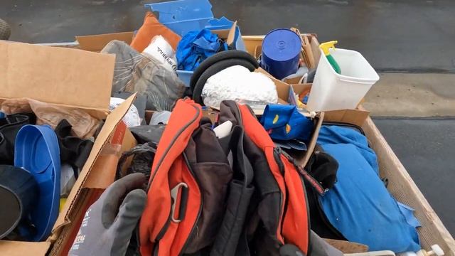 Inside our First Abandoned Storage Unit of 2024 ($120) смотреть онлайн