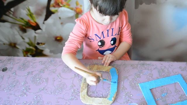 Делаем с Маргошей поделки из пазлов... смотреть онлайн