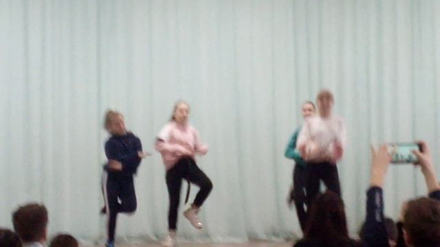 Танец 18 школа Борисов васхадяшяя звезда смотреть онлайн