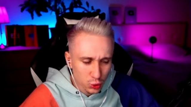 ОБМЕНЯЛИСЬ КОМПЬЮТЕРАМИ ft. JOSKIY (CS:GO) смотреть онлайн