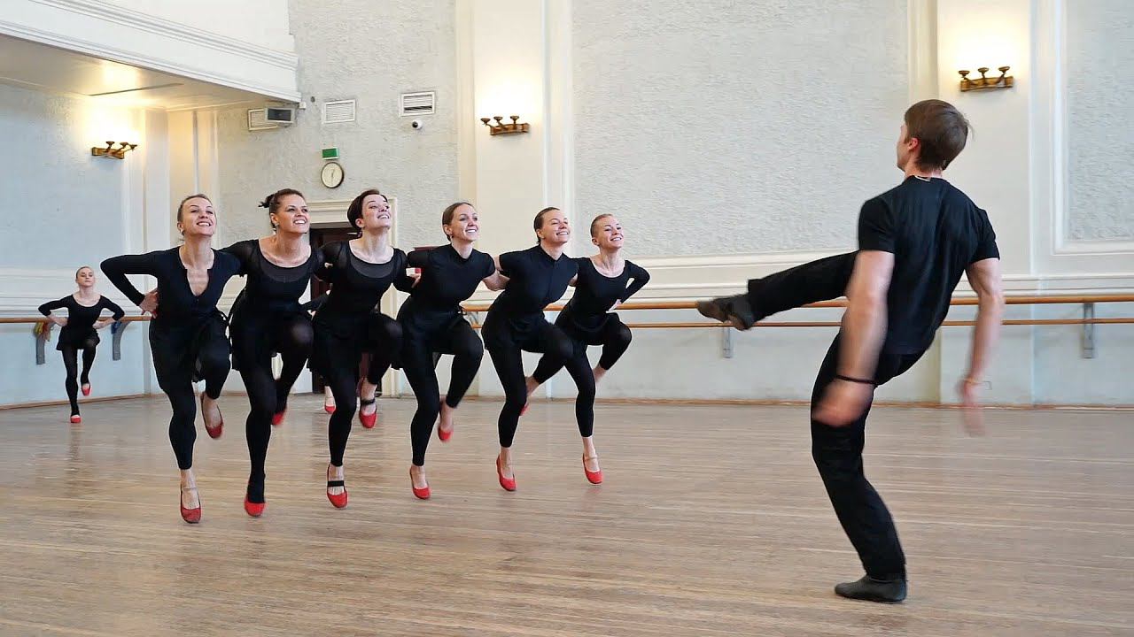 Русский танец "Полянка". Балет Игоря Моисеева. смотреть онлайн