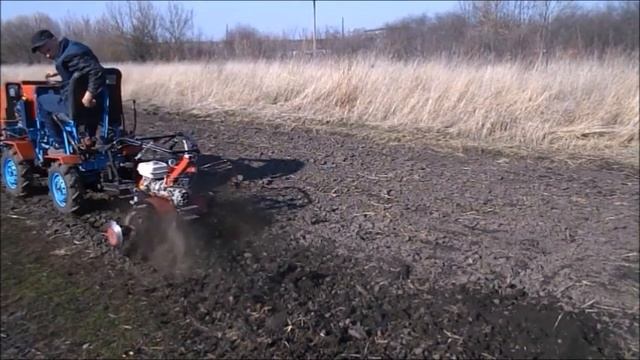 фрезеровка огорода мотоблоком на тракторе и сцепка смотреть онлайн