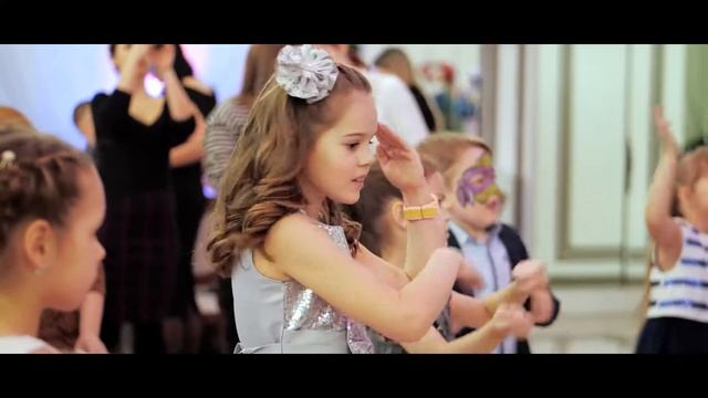 Новогодние праздники 2019 агентства детских праздников Ягоза смотреть онлайн