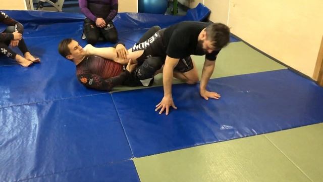 Рычаг колена и болевые на ноги из 