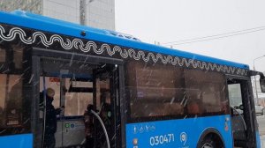 Автобус ЛиАЗ-6213.65 следует по маршруту КМ2 «м. Автозаводская - м. Орехово»