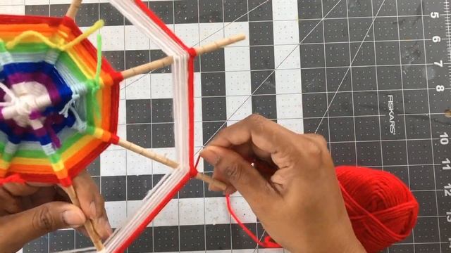 HOW TO MAKE YARN MANDALA || EYE OF GOD CRAFT || MANDALA WEAVING смотреть онлайн