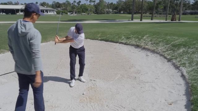 Short Game Chef teaches how to hit the saucy bunker splash | The Index Experiment смотреть онлайн