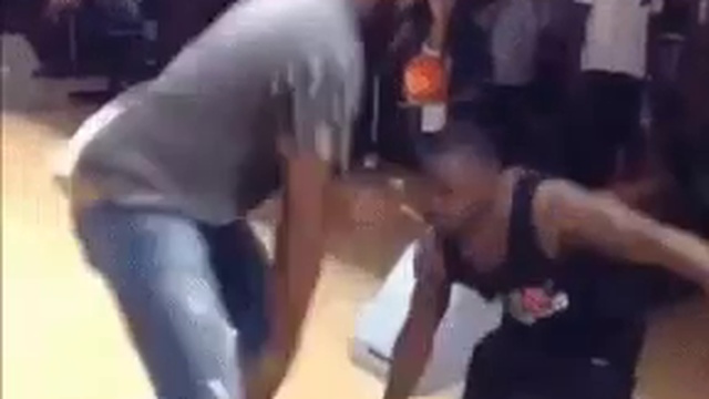 Баскетболист NBA пришел в боулинг смотреть онлайн