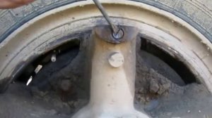 Легко удаляем обломок шпильки из ступицы КамАЗ