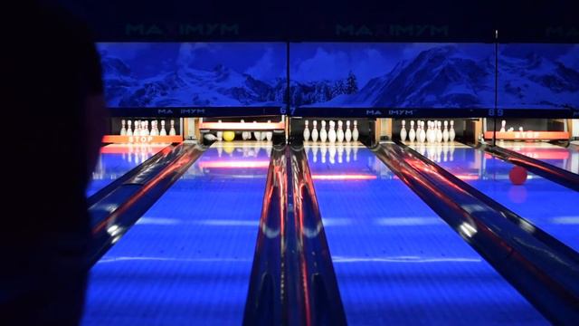 🍸 Боулинг в Киеве — Клуб МАКСИМУМ. смотреть онлайн