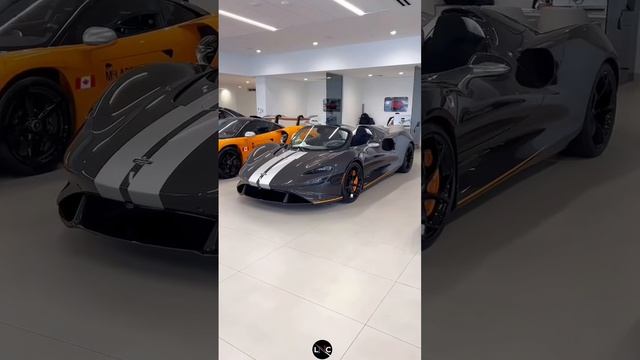 McLaren Elva in fully exposed carbon fiber ? Windshield or no windshield? смотреть онлайн