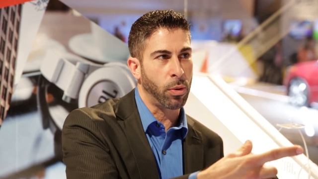 JBL Synchros E-series headphones | CES First Look | Crutchfield Video смотреть онлайн