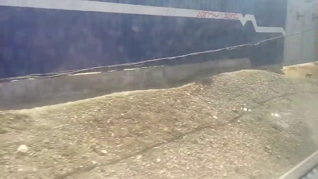 Вид из окна скорого поезда №132 Москва - Орск. Прибытие на станцию Самара. смотреть онлайн