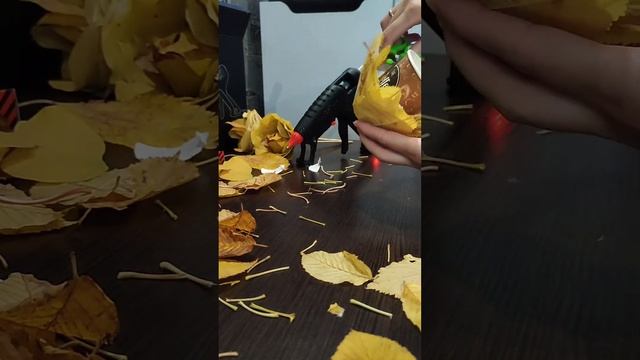 Flowers From Autumn Leaves ? An Idea For An Autumn Product For A Kindergarten Or School ?