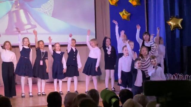 Последний звонок 2022. Детский хор смотреть онлайн