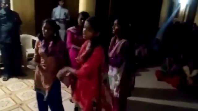 Aamrapali ke birthday pr aanath bacho ne sawagat git gaya gujrat me смотреть онлайн