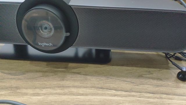 Logitech MEETUP смотреть онлайн