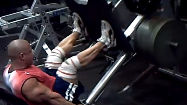 jose Angel Bustamante Cuadriceps en prensa con 420kls. смотреть онлайн