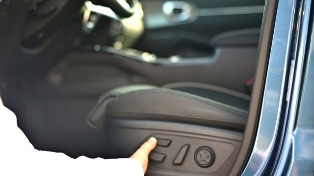 быстрый обзор KIA Sorento из первой партии. 3 ряда сидений, флагманский цвет mineral blue. смотреть онлайн