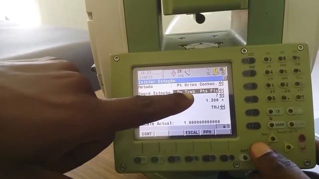 Estação total LEICA TCR 1205+ COMO ORIENTAR AS BASES MOÇAMBIQUE смотреть онлайн