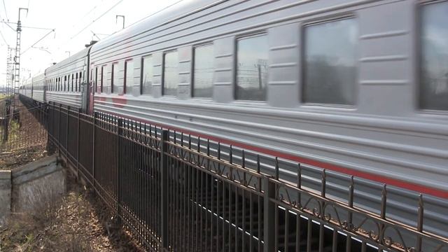 Электровоз ЧС2т-986 с поездом №49 Кисловодск — Санкт-Петербург смотреть онлайн