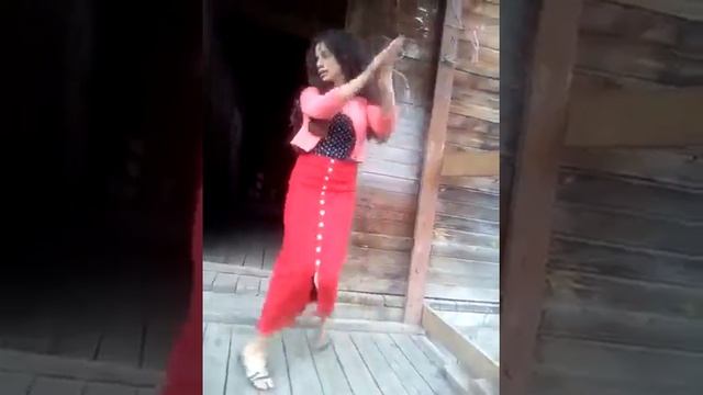 Цыганка танцует?