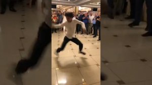 Осетины танцуют.Горский танец(Подписывайтесь на канал)