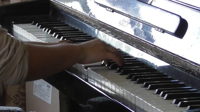 Лиза Королёва из Канады за пианино. 21. 07. 2017 смотреть онлайн