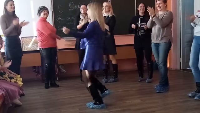 День Мам. 3 класс .2018 . 2 часть смотреть онлайн
