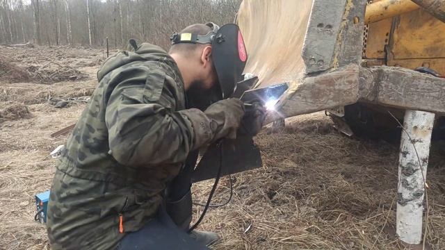 БУЛЬДОЗЕР -ЧТЗ - Т130 ПЕРЕОБОРУДОВАНИЕ ЛОПАТЫ НА КЛЫКИ смотреть онлайн