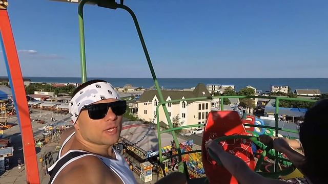 Кирилловка, Лунапарк! Катаемся на колесе обозрения, вид с верху супер смотреть онлайн