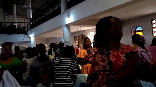 FURAHA ILIVYOWAJAA WAUMINI WOTE WAKATI WA KUMSIFU MUNGU MITO YA BARAKA #TENZI ZA ROHONI смотреть онлайн